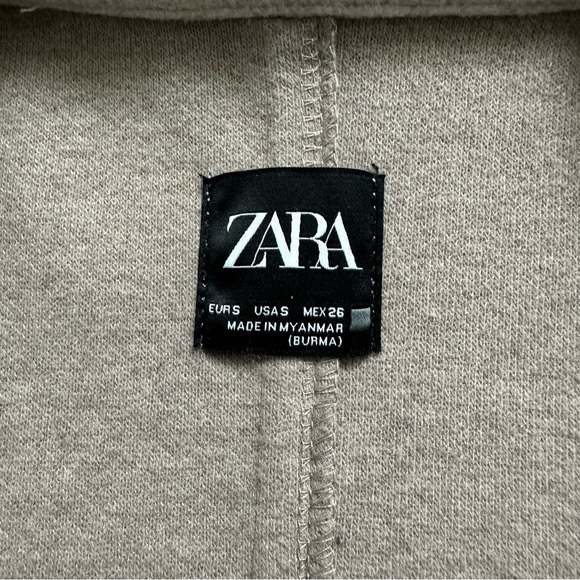 Trench coat with pockets - Picture 3 of 5